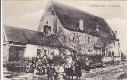 CARTE POSTALE    LERE 18   Vieille Eglise - Lere