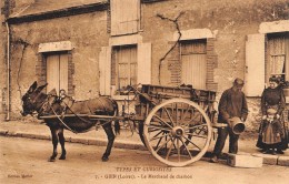 Gien         45      Types Et Curiosités Le Marchand De Charbon  (voir Scan) - Gien