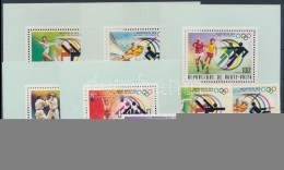 ** 1976 Montreali Nyári Olimpia Sor + Sor Blokkformában Mi 611-615 - Other & Unclassified