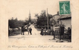 LA  CHATAIGNERAIE   -  Entree En Ville Par L'avenue De Fontenay - La Chataigneraie