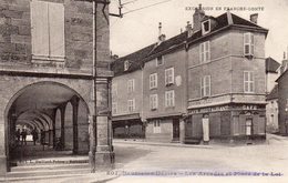 BAUME Les DAMES   -  Les Arcades Et Place De La Loi - Baume Les Dames