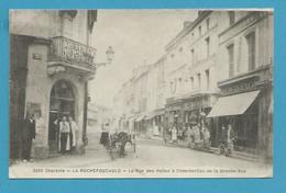 CPA 3333 - Marchand Ambulant Commerces Rue Des Halles LA ROCHEFOUCAULT 16 - Andere & Zonder Classificatie