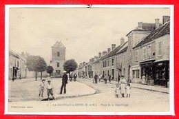 77 - La CHAPELLE La REINE --  Place De La République - - La Chapelle La Reine