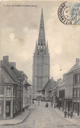 59. STEENVOORDE.  LA TOUR ET LA RUE.  BEAU PLAN. COMMERCES. ANIMATION. - Steenvoorde