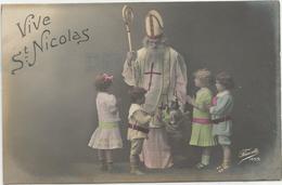 Le Grand Saint Entouré D'enfants Sages, Sac De Cadeaux. - Saint-Nicolas