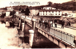 64 . Pyrénées Atlantiques   :  Béhobie : Vue Générale : Le Pont International  Franco Espagnol  . - Béhobie