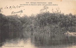 GUINEE   LES BORDS DU SAMOU ( PRES DES GRANDES CHUTES ) - Guinée Française