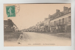 CPA GUERIGNY (Nièvre) - La Rue Principale - Guerigny