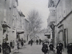 CPA 13 Bouches Du  Rhône Eyguières Rue Boisgelin - Eyguieres