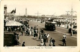 Cpa GREAT YARMOUTH - Central Parade - Tramway - Great Yarmouth