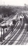 PHOTO LA VIE DU RAIL / LES ABORDS DE PARIS AUSTERLITZ EN 1922 - Estaciones Con Trenes