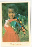 CP Madagascar Visages De  Afrique Enfant Fillette Petite Fille Aux Letchis Jacques Fernandes - Madagascar