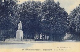 Dieulefit - Avenue Sadi-Carnot, Monument Aux Morts - Edition H. Barthale - Carte Cyan Non Circulée - Dieulefit