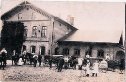 FLENSBURG Molkerei Pferde Kutscher Auf Liefer Wagen 2. Von Rechts Adelbyer Meierei Zu Lesen 2.9.1912 Gelaufen - Flensburg