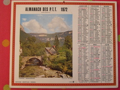 Calendrier Illustré En Carton De 1972. Almanach Des PTT Postes Facteur. Castel De Maussac, Torrent Montagnard, Port De P - Groot Formaat: 1971-80