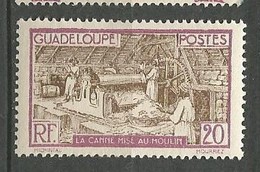 GUADELOUPE   N° 105  NEUF*  CHARNIERE / MH / - Neufs