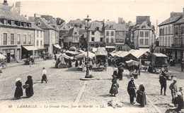 ¤¤ -  40   -  LAMBALLE   -  La Grande Place , Jour De Marché  - Pharmacie " Le Corvaisier "     -  ¤¤ - Lamballe