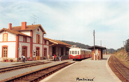 PONTRIEUX  -  Cliché " BAZIN " D'une " Micheline " Dans La Gare En 1980  -  Train , Chemin De Fer - Voir Description - Pontrieux