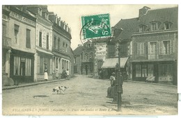 VILLAINES LA JUHEL : PLACE DES HALLES ET ROUTE D' ALENCON - Villaines La Juhel