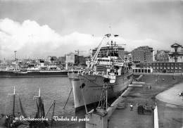 06510 "CIVITAVECCHIA - VEDUTA DEL PORTO - NAVE CALABRIA" ANIMATA. CART. ILL. ORIG. SPEDITA 1956 - Civitavecchia