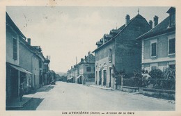 38 Les AVENIERES (Isere) -    Avenue De La Gare     PAS COURANT - Les Avenières