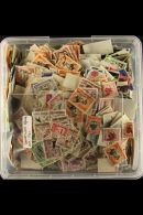 LOOSE STAMPS OFF PAPER Small Tub Containing Approx 350g Of Used Stamps Off Paper, Mixed Union & RSA Issues... - Non Classés