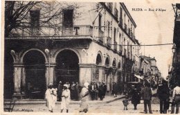 Delcampe - V5925  Cpa Algérie -  Blida, Rue D'Alger - Blida