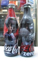 AC - COCA COLA BATMAN V SUPERMAN JUSTICE LEAGUE SHRINK WRAPPED EMPTY BOTTLES & CROWN CAPS - Botellas