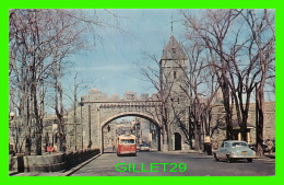 QUÉBEC - LA PORTE ST-LOUIS - ANIMÉE AUTOBUS & VIELLE VOITURE - EMILE KIROUAC - - Québec – Les Portes