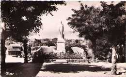 GIGNAC - Square Du Monument - Gignac