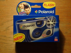 Appareil Photo POLAROID Fun Shooter Flash 27 Poses 400 Asa Dans Son Emballage D'origine Jamais Utilisé - Fotoapparate