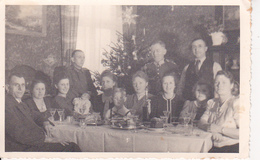 AK Foto Deutsche Soldaten Mit Familie Bei Weihnachtsfeier - Ca. 1940  (26270) - Guerre 1939-45