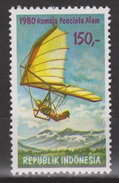 Indonesia Indonesie 986 MNH; Parasailing Parachutespringen Surfen 1980 NOW MANY STAMPS INDONESIA VERY CHEAP - Parachutting