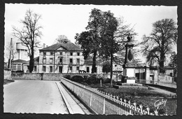 MELLE Hôtel De Ville Et Monument Aux Morts (Gaby) Deux-Sèvres (79) - Melle