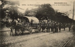 ** T1/T2 Balkan 1912. Sofia, Les Blésses Sont Places Dans Des Chariots Et Suivis Par Des Infirmiers Bulgares... - Non Classés
