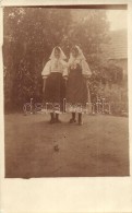 * T2/T3 1918 FelsÅ‘bodok, Horné Obdokovce; Menyecskék / Young Wives, Hungarian Folklore, Photo (EK) - Non Classés