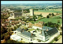 LE GRAND PRESSIGNY , Cpsm , école Et Village Vu Du Ciel - Le Grand-Pressigny