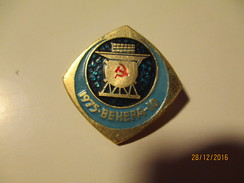 RUSSIA USSR SPACE SPUTNIK VENERA 10 , PIN BADGE , O - Space