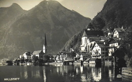 C.P.A. - AUTRICHE - Hallstatt Est Un Village De La Région Du Salzkammergut En Autriche. Près Du Lac Hallstättersee - Hallstatt