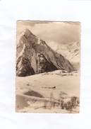 9   Alpe De  Venosc  (1.650 M.)  -  Le  Téleski  De  Côte-Brune.  Village  Et  Aiguille  De  Venosc (2.828 M.) - Vénosc