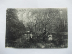 DIVERS - Viaduc Et Famille Au Bord De L'eau - Silhouettes