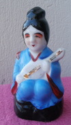 STATUE D'une GEISHA EN PORCELAINE Du JAPON Hauteur 10 Cm - Art Asiatique