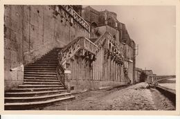 G , Cp , 30 , PONT-SAINT-ESPRIT , Escalier Saint-Pierre - Pont-Saint-Esprit