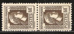 France Variété  N° 634 ** "R" De Française Timbre Du Haut - Unused Stamps