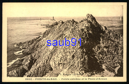 Delcampe - Lot De 2 CPA  - Pointe Du Raz -  Pointe Extrème Et Le Phare D' Armen - Phare D'Armen  -Transbordement D'un Gardien - La Pointe Du Raz