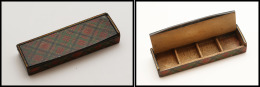 Boîte Mauchline, Marquée "Prince Charlie", 4 Comp., 130x35x15mm. - TB - Stamp Boxes