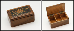 Boîte Italienne En Bois Verni, Marqueterie "Fleurs" Sur Couvercle, 3 Comp., 84x52x35mm. - TB - Stamp Boxes