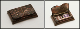 Boîte Japonaise En Bronze, Décor En Relief Sur Couvercle, 2 Comp., 88x58x20mm. - TB - Stamp Boxes