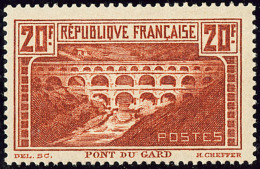 Pont Du Gard. Papier Blanc. No 262Aa, Superbe. - R - Other & Unclassified
