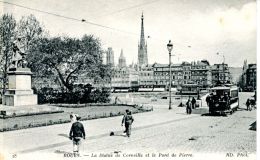 N°32830 -cpa Rouen -la Statue De Corneille -tramway- - Strassenbahnen